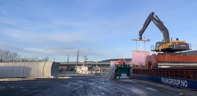 første av fire laster med betongvegger til DRammen