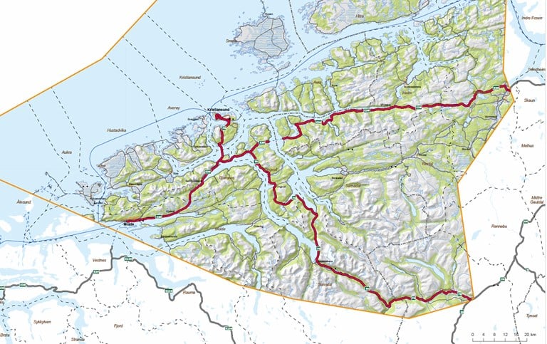 Kart over Nordmøre. Deler av E39 og rv. 70 inngår i den nye driftskontrakten fra 1. september 2022.