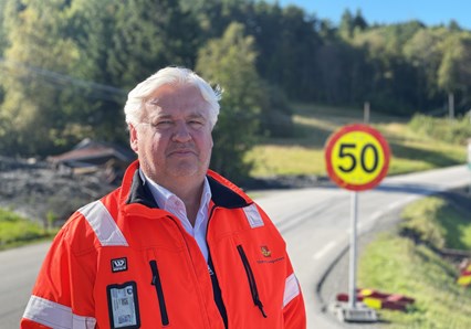 Utbyggingsdirektør Kjell Inge Davik på synfaring søndag ettermiddag - foto
