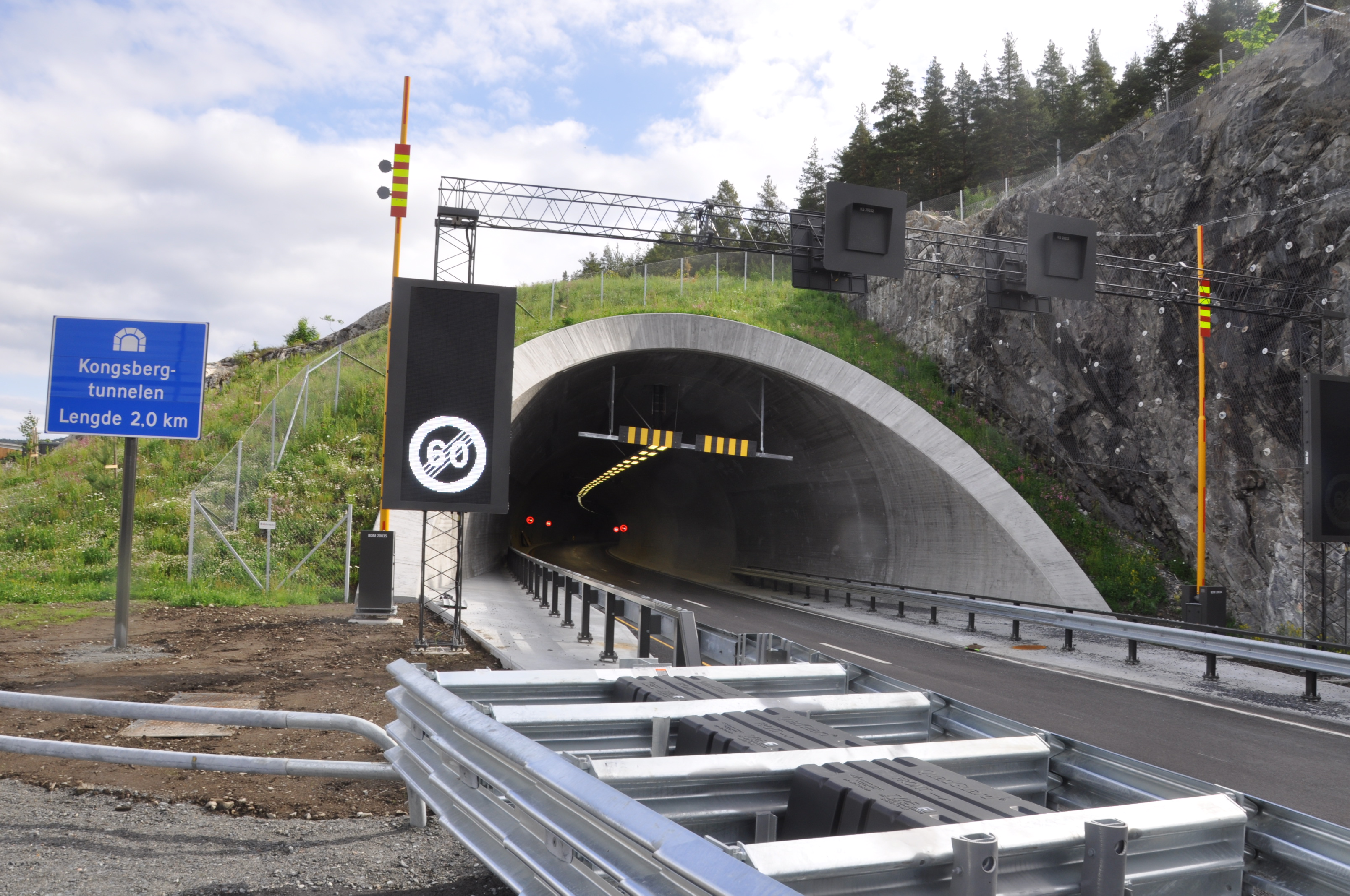 En av fire nye vegtunneler gjennom Kongsberg snart klar til bruk. (Foto: Kjell Wold)