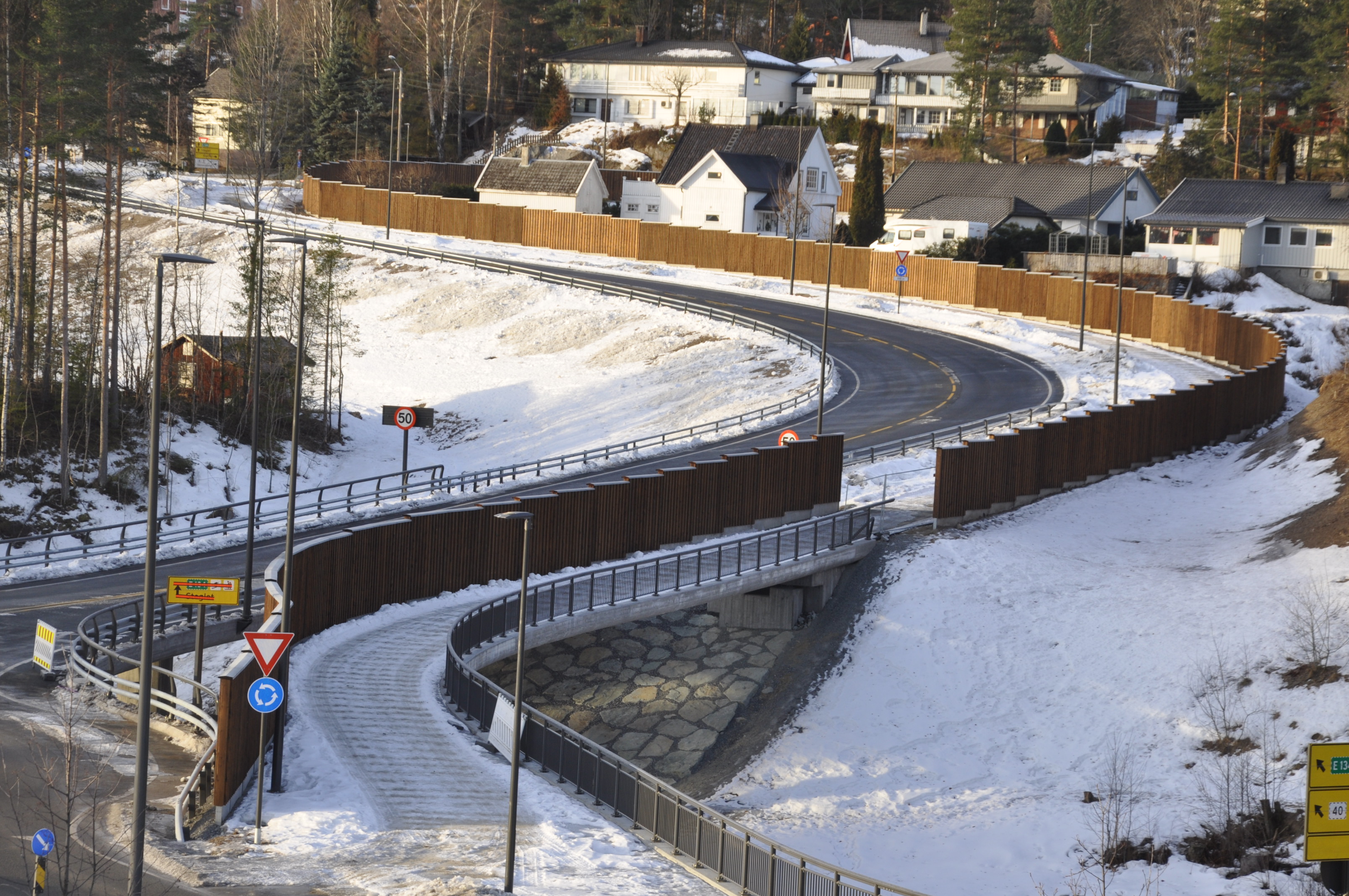 To nye veier inn til Teknologiparken fra i dag, Sandsværveien og Gomsrudveien. (Foto: Kjell Wold)