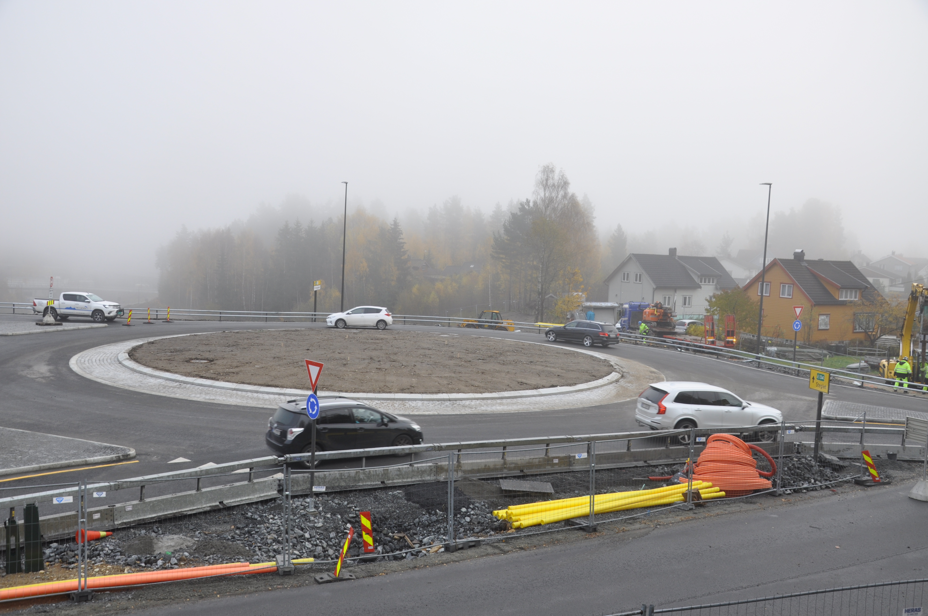 Ny rundkjøring i Bergmannsvei over Svartåstunnelen. (Foto: Kjell Wold)