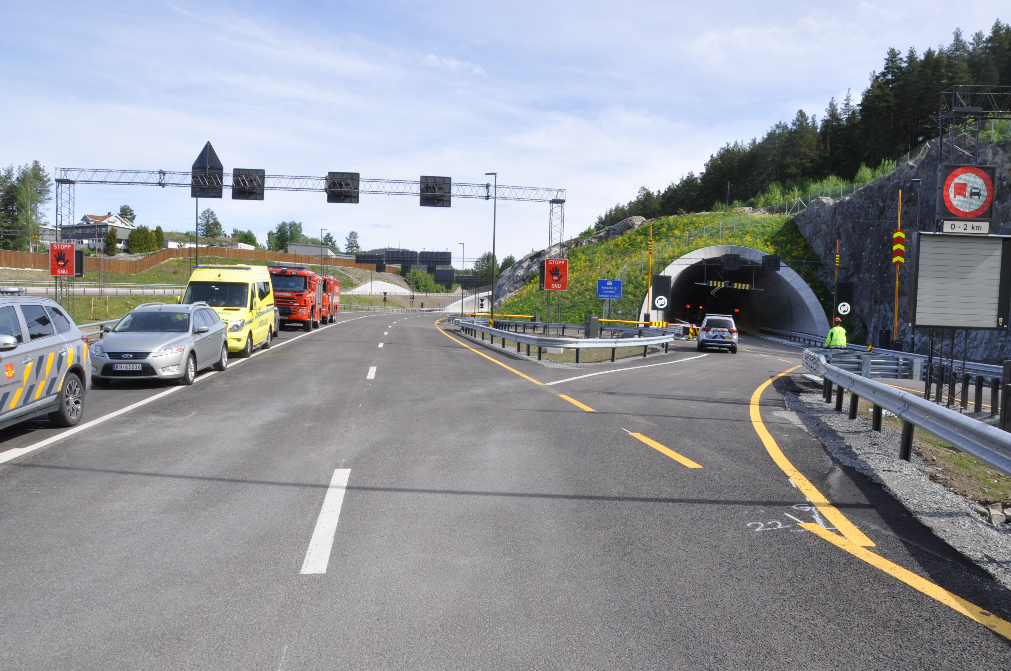 Nødetatene har blitt nærmere kjent med tunnelene i Kongsberg. (Foto: Kjell Wold)