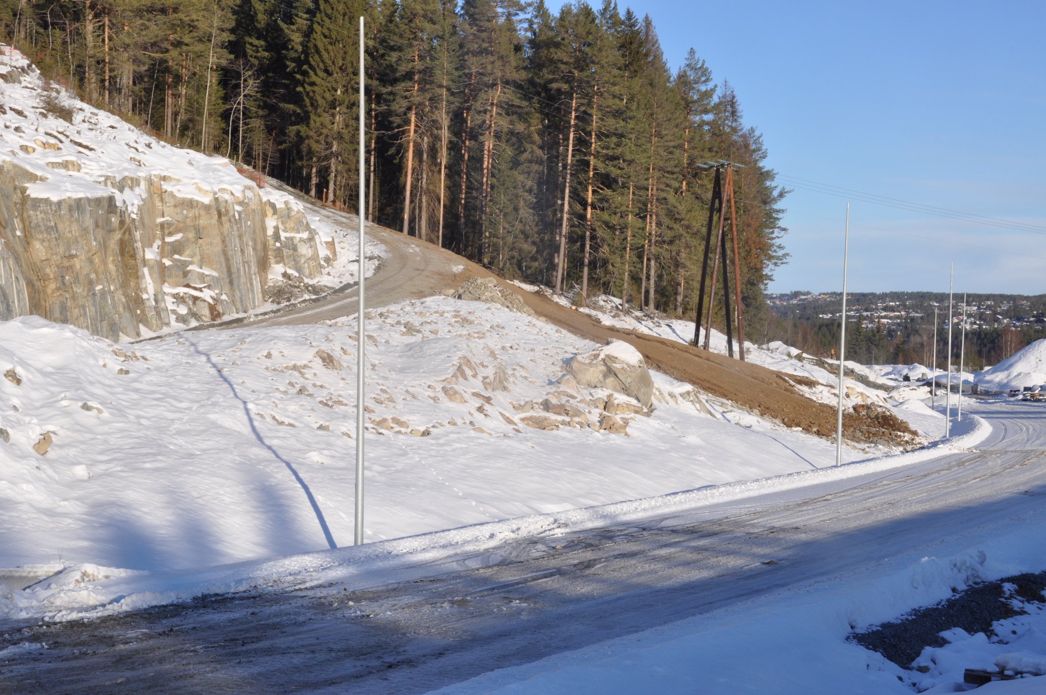 Ny vei til vanntårnet på Trollerudmoen snart kjørbar. (Foto: Kjell Wold)