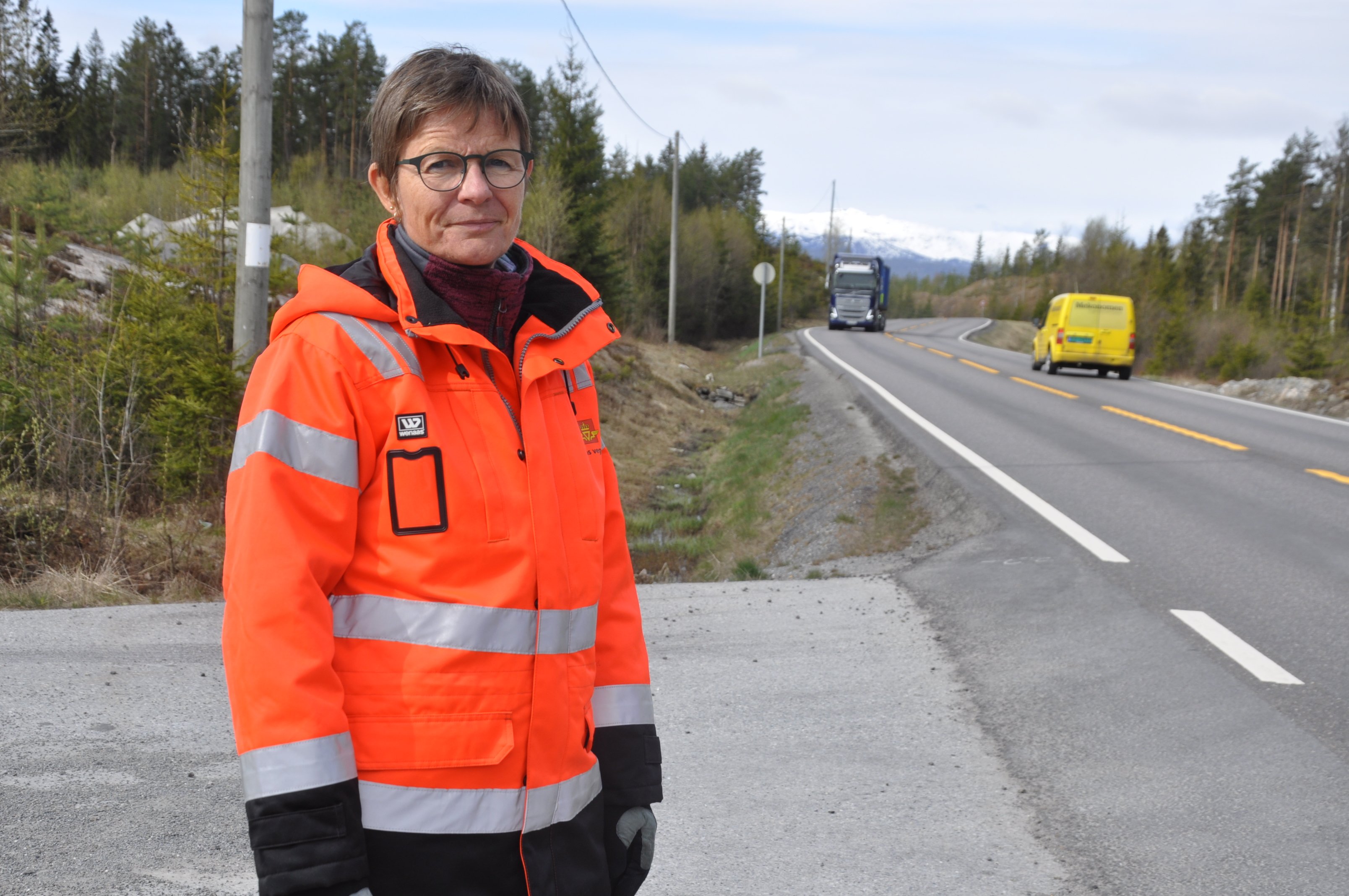 Prosjektleder Trude Holter ved Rossebu, der Saggrenda-Elgsjø ender i vest. (Foto: Kjell Wold)