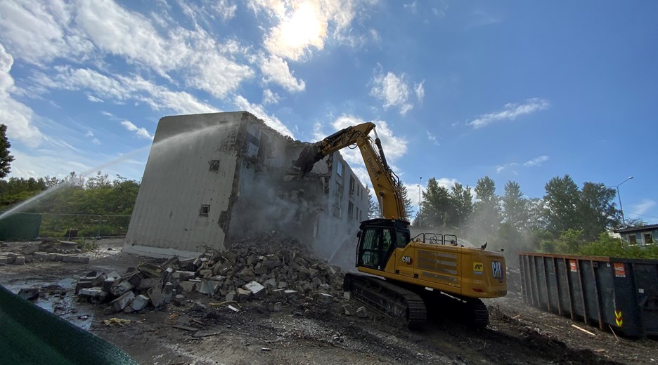 Riving av bygninger på entreprise E101 Fornebukrysset-Strand