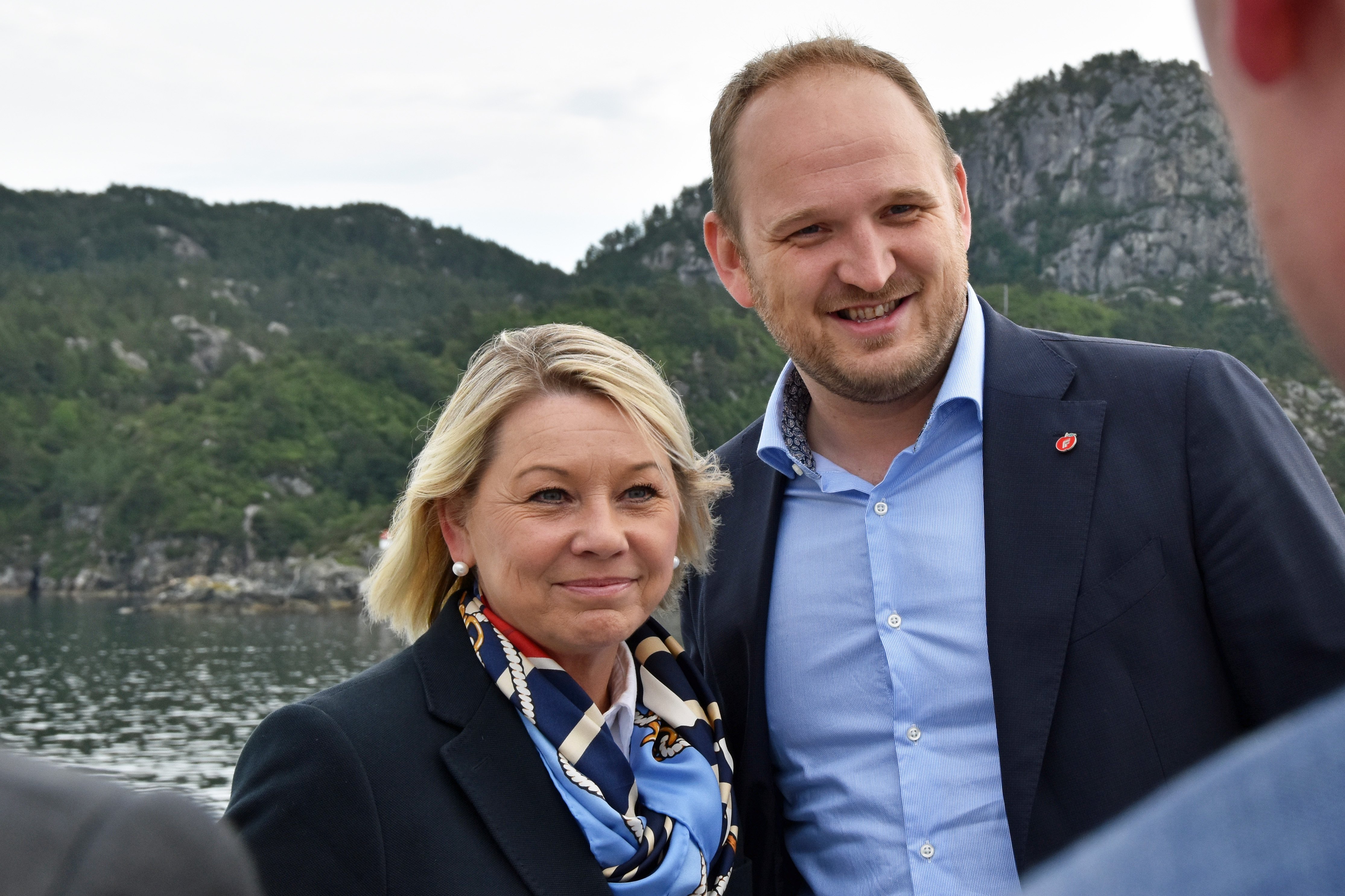 Kommunal- og moderniseringsminister Monica Mæland og samferdsleminister Jon Georg Dale var med på synfaring på Stord.