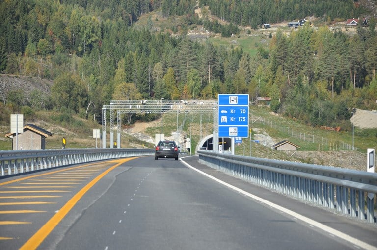 Kryss mellom rv. 7 og fylkesvei ved Ørgenvika i Krødsherad